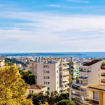Ocean View Retreat Minutes From Cannes דירה לה קאנה